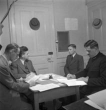 Final examination of the apprenticeship at the SBB, Uster 1942.