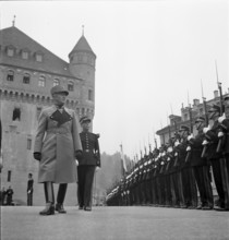 Ex-General Guisan with guard of honour of cantonal police of Vaud 1945.