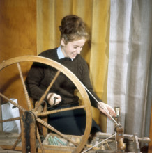 Use of Flax in Zaziwil: Woman Spinning.