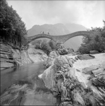 Verzasca valley, roman stone bridge; 1960.