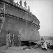 Collombey, refinery under construction; 1961.