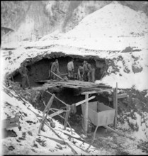Clearing work after Explosion in Mitholz 1948.