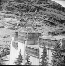 Zervreila dam: building site 1956.
