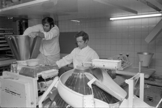 Bienne, bakers runnibg dough machine; 1970.