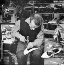 Shoemaker, 1963.