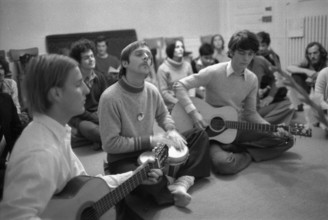 Adherents at meeting with guru Maharaji, 1973.