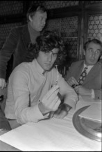 Uri Geller in action 1972.