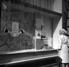 Shop window Ringier publisher: 100 years Bahnhofstrasse, street map, 1964