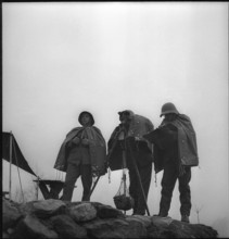 Flight observation by air raid defense soldiers, Valais 1940