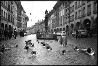 Brass instruments on road surface: May Day demonstration in Berne 1970