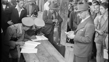 Check before entering Italy; 1945