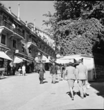 Small shops in a narrow area of Lausanne: 1941