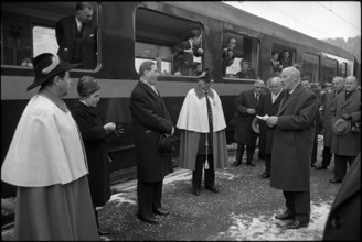 Ludwig von Moos, newly elected federal president arriving in Escholzmatt; 1963
