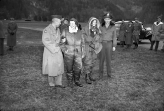 Rescued passengers of the Dakota at Unterbach military airfield; 1946