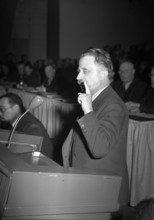 B. Locker at the 22nd zionist congress, 1946