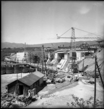 Large scale building site Verbois power station 1942