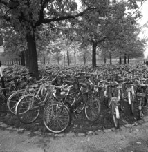 Parking for bicycles, 1958