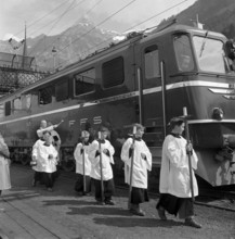 Opening ceremony of the Gotthard engines Obwalden and Nidwalden