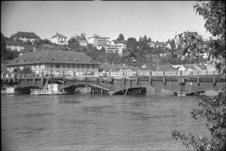 Schaffhausen, new Rhine bridge under construction; 1962