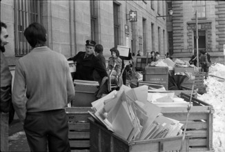 Fire at Lucerne main station 1971: clearing off the offices