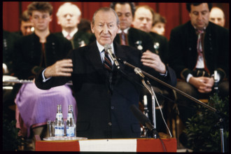 Dr. Kurt Waldheim in the 1986 election campaign