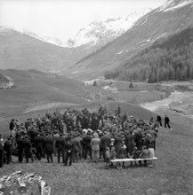 Hospental, valley community; 1942