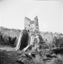 Ruins of a castle in Haldenstein, 1942