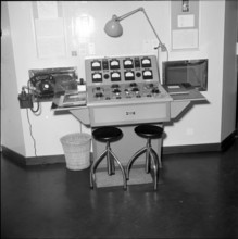 Beta Synchrotron radiotherapy unit, control desk, Zurich 1951
