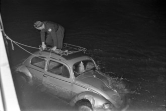 Lucerne 1969: car being pulled out of the Reuss