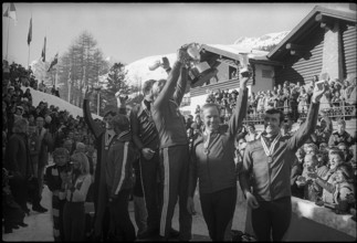 Bob racing WC in St Moritz 1974: Double bobsleigh winners ceremony