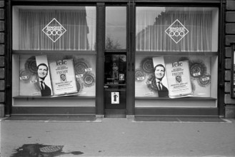Shop window Ringier publisher: advance sale for concert with Freddy Quinn, 1968