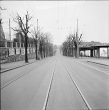 Lausanne: traffic-free road beacon of ban on Sunday driving 1956