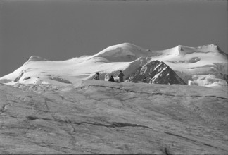 People on a glacier, 1972