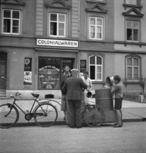 WW2: economy of war; household waste collection