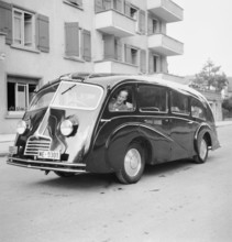 Taxi with Eight Seats, 1945