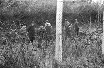 WW2: 'Volkssturm' shoveling trenches, Konstanz 1944
