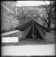 Advertising for women's military service in Zurich 1951