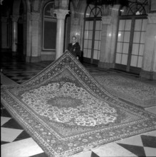Persian carpet, gift from the Shah of Persia to the federal council; 1960