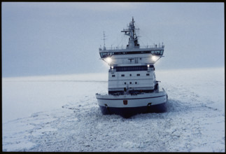 Icebreaker Kontio in the Baltic Sea 1988