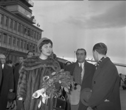 Empress Soraya arrives in Geneva, 1958