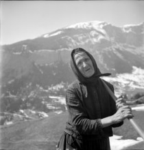 Albinen, woman working in the field; 1941