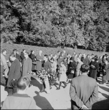Glarus, funeral of the eleven avalanche victims, funeral procession, 1961