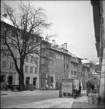 Bienne, refuse collection in the Obergasse; 1948