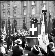 Max Weber speaking at May Day rally in Berne 1958