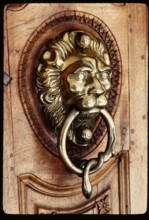 Antique door knocker, Wil 1984