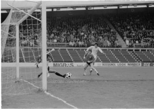 NLA 1973/74: FC St. Gallen - FC Zurich; Keeper Schuepp