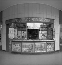 Azed newsstand: advertising for Das Beste, 1948