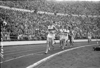 Olympic Games Helsinki 1952: Lueg still leading, finished third; 1500m