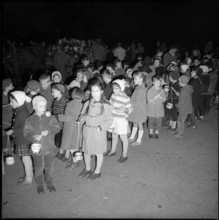 Räbeliechtli procession, Zurich 1958