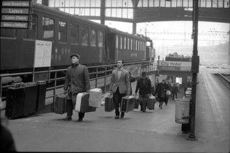SBB provides special trains for the guest workers: until the 31st of December 727 extra trains will